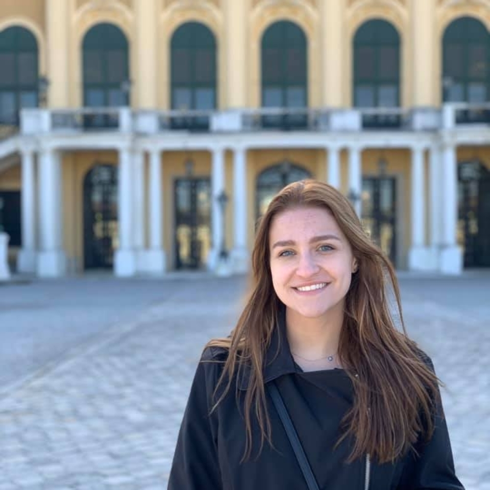 Meet your Posher, Jillian